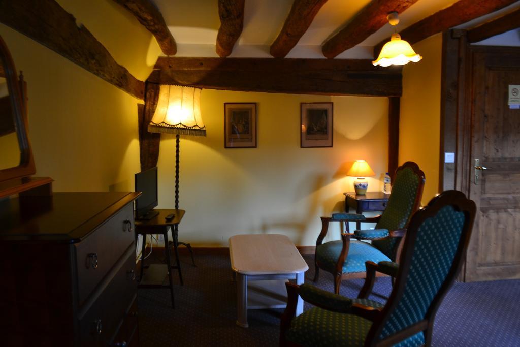 Les Trois Cheminees Chambres D'Hotes Livarot-Pays-d'Auge Екстер'єр фото