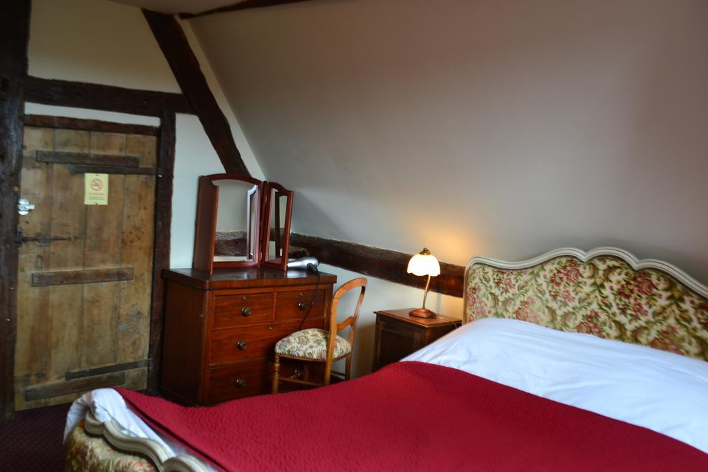 Les Trois Cheminees Chambres D'Hotes Livarot-Pays-d'Auge Екстер'єр фото