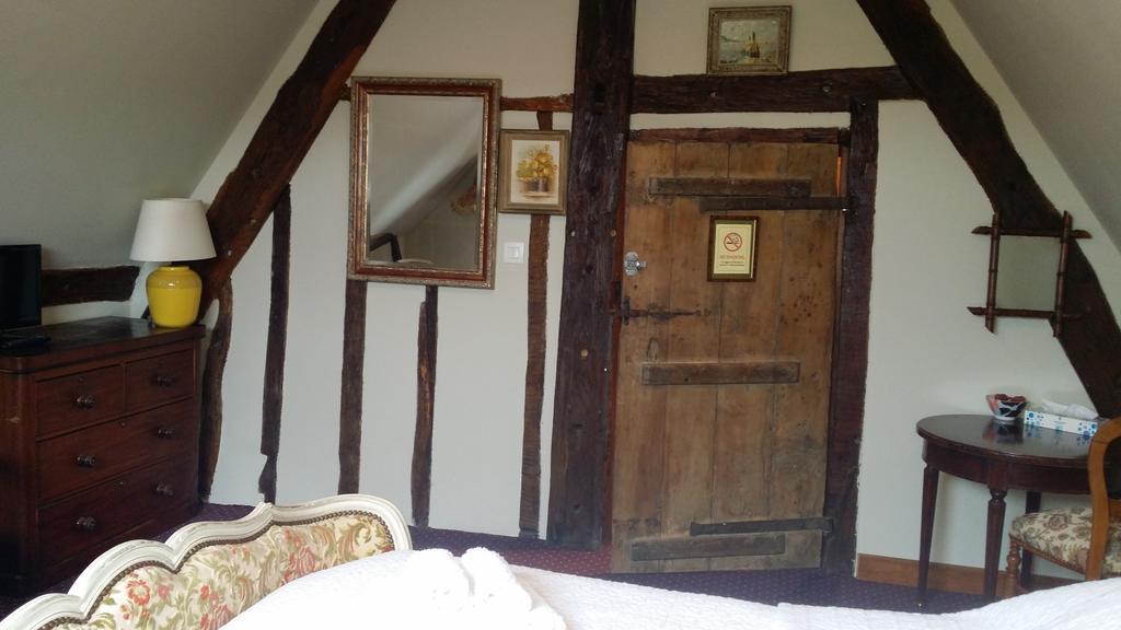 Les Trois Cheminees Chambres D'Hotes Livarot-Pays-d'Auge Екстер'єр фото
