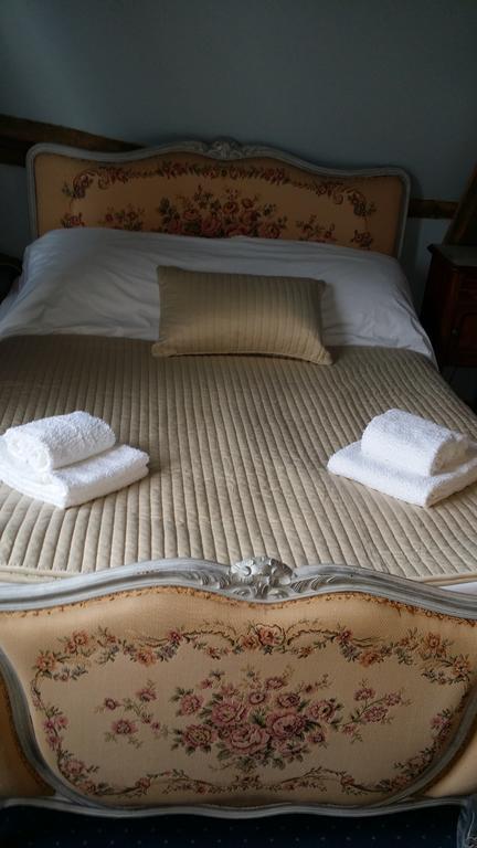 Les Trois Cheminees Chambres D'Hotes Livarot-Pays-d'Auge Екстер'єр фото