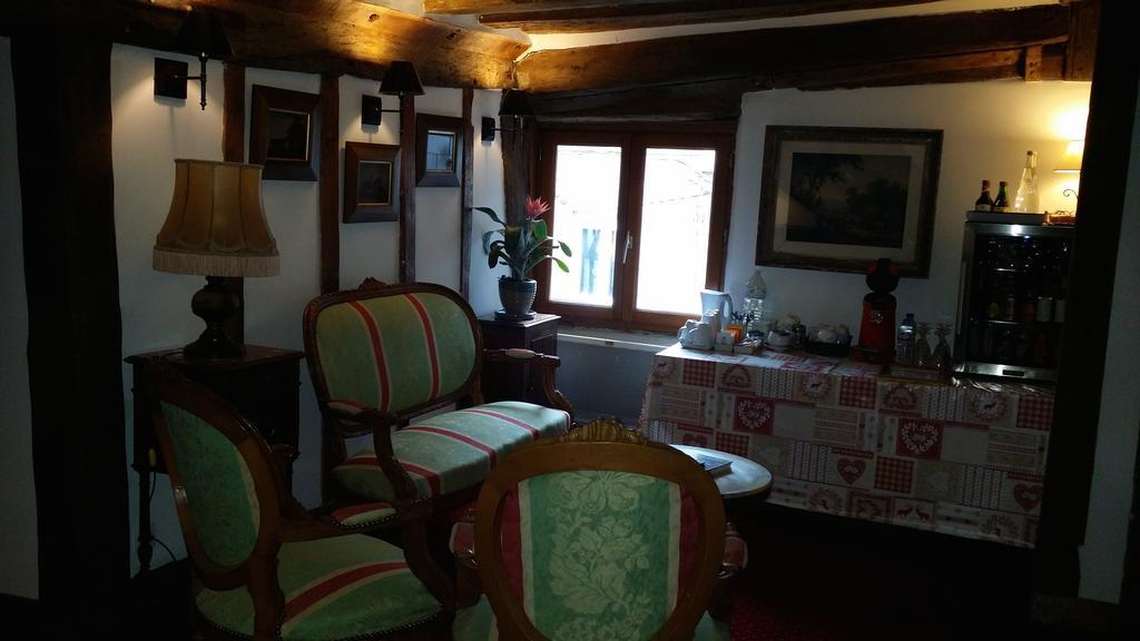 Les Trois Cheminees Chambres D'Hotes Livarot-Pays-d'Auge Екстер'єр фото